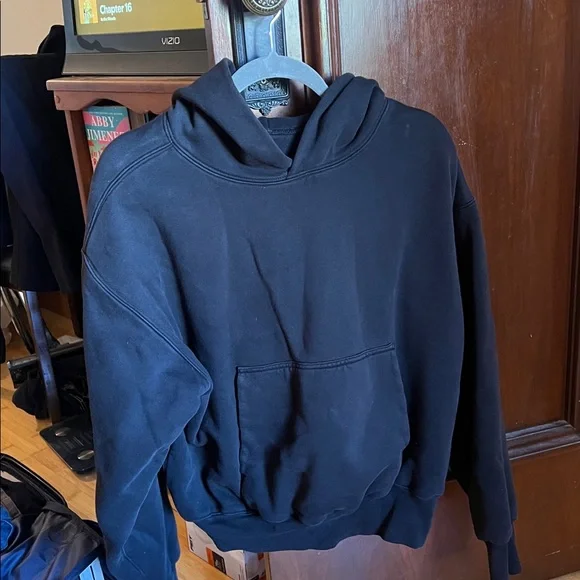 YZY Black Hoodie - Picture 1 of 3